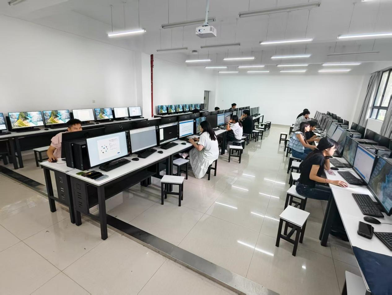以案释法砺技能，以赛促学育英才  —— 云南商务职业学院成功举办法律实务技能大赛