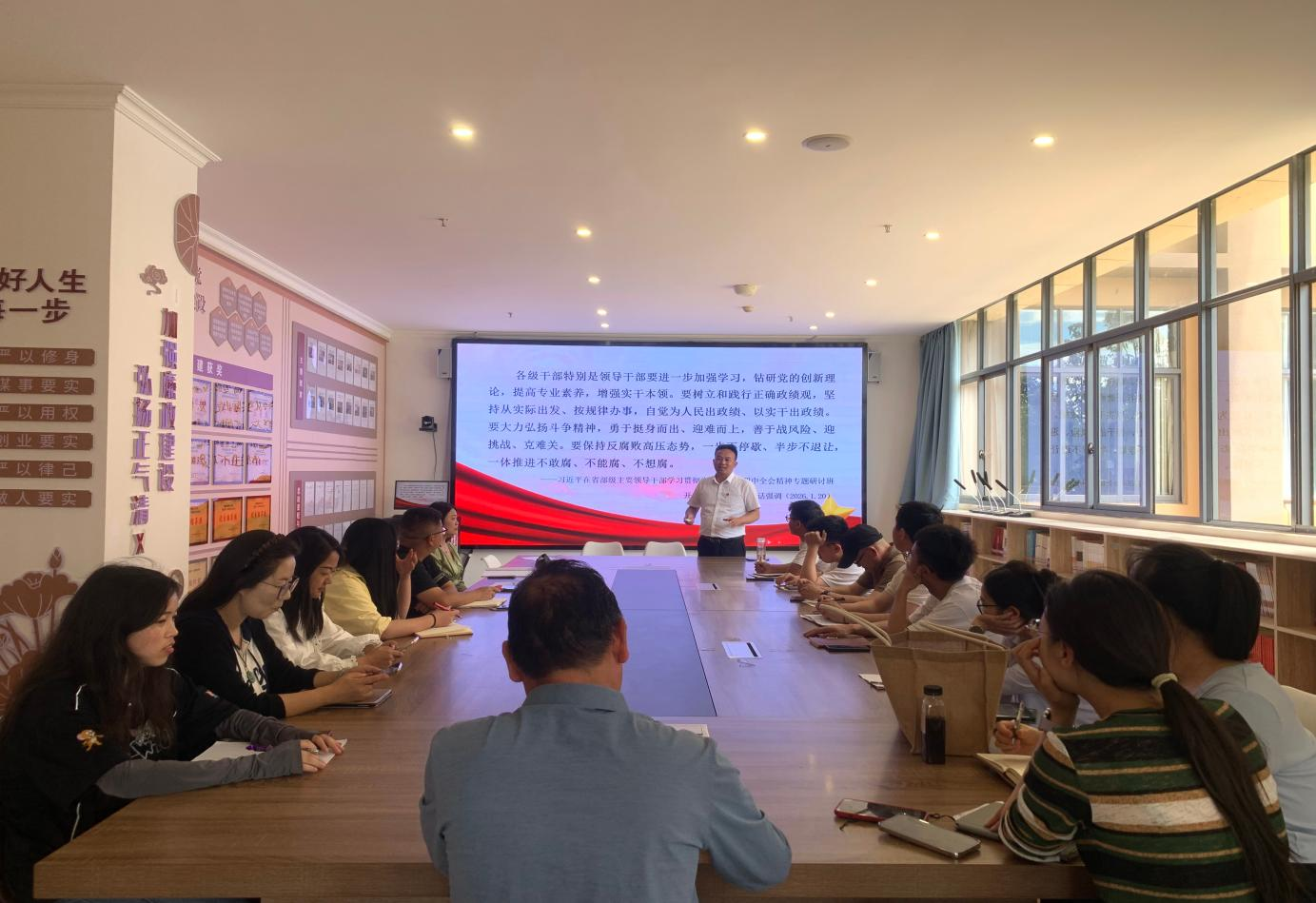 树牢正确政绩观 拧紧政绩总开关
